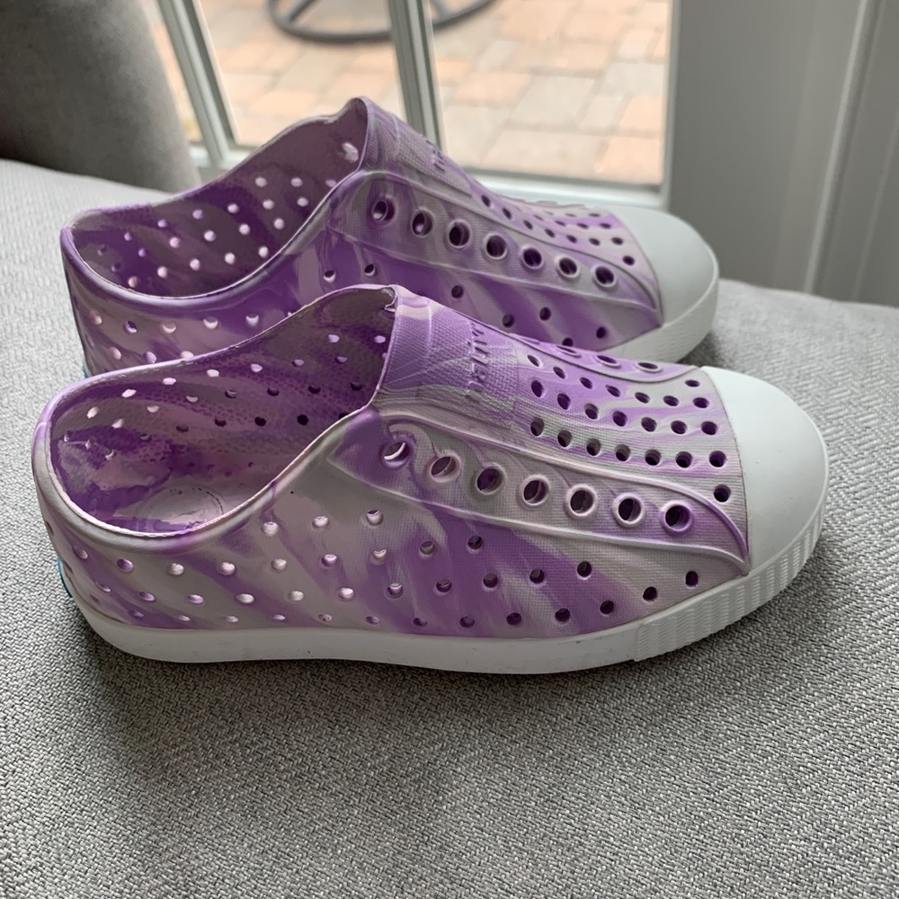 Native purple marbled size 10